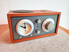 Tivoli Audio Three  MW/UKW Radio, Uhr, Clock, Kirsche-Taupe, Cherry-Taupe