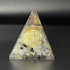 Orgonit pyramide mit selenit - orgonit,