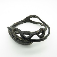Antikes Armreif aus schwarzer