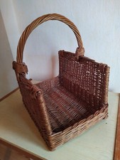 Kaminholzkorb aus Weidengeflecht