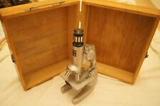 Mikroskop Revue Zoom 1200x mit Revolverkopf u. Feintrieb im Holzkasten