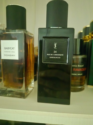 Yves saint laurent rue de - rue,