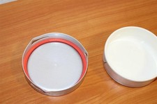 Butterdose der Bundeswehr zum Aufbewahren von Butter oder Margarine mit Kunststo