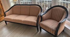 Elegantes Biedermeier Sofa & Sessel – Schwarze Holzrahmung, Seidenpolsterung