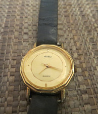 Damenarmbanduhr Adec leicht eckig Quartz , golden