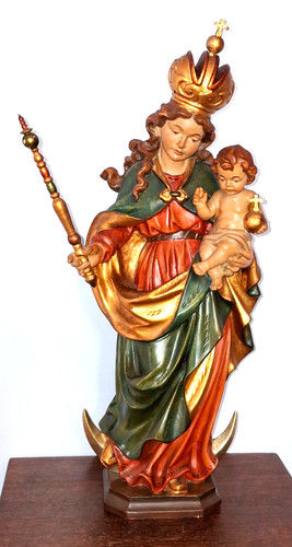 Holzfigur geschnitzt patrona - geschnitzt,,