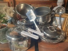 GROSSES SET TÖPFE SCHÜSSEL SIEB TOPF KÜCHENUTENSILIEN AUS EDELSTAHL NEUWERTIG 