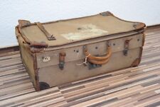sehr alter Reisekoffer