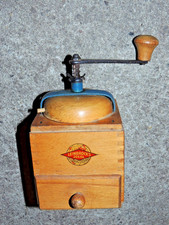 LEINBROCK`S IDEAL Antike Kaffeemühle Schoßkaffeemühle Deckel u Trichter aus Holz