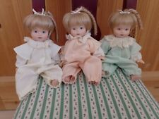 Drei hübsche kleine