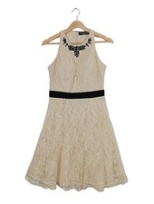 LITTLE MISTRESS Spitzenkleid