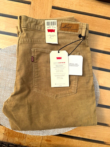 Levi curve demi - curve,