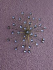 Wanddekoration mit Strasssteinen in Gold 3 mal vorhanden