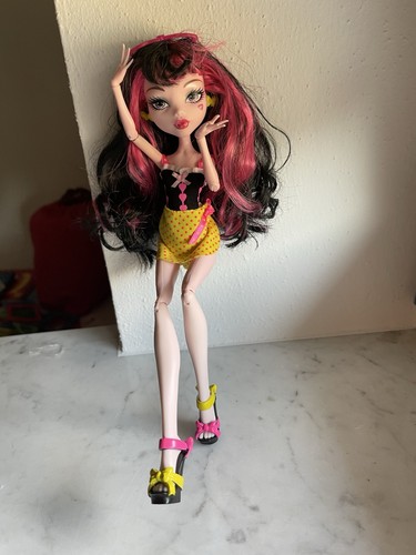 Monster high draculaura - high, gloom