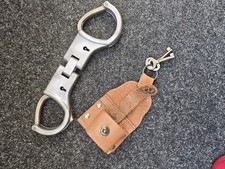 DDR Handschellen mit Tasche