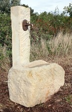 Sandsteinbrunnen, Gartenbrunnen Sandstein / Natursteinbrunnen