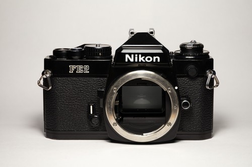 Nikon fe2 35mm slr - nikon,