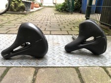 2 Fahrradsättel + Sattelstangen, einen für Damen, einen für Herren