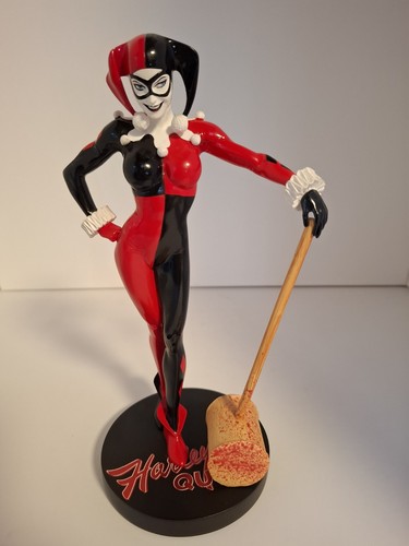 Harley quinn statue cover - quinn,