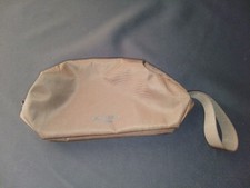 1 Burberry Hero Kulturbeutel