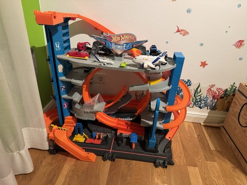 Hot wheels ultimate - hot, garage