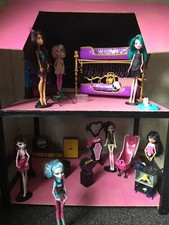 ★ Monster High-Paket ★ Handmade Puppenhaus + Möbel ★ 7 Monster High Puppe n ★