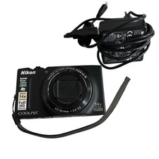 Nikon Coolpix S8200