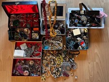 Große Konvolut Modeschmuck Schachteln inklusive