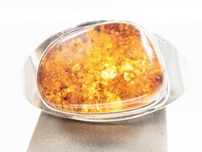 Schöner massiver Bernstein