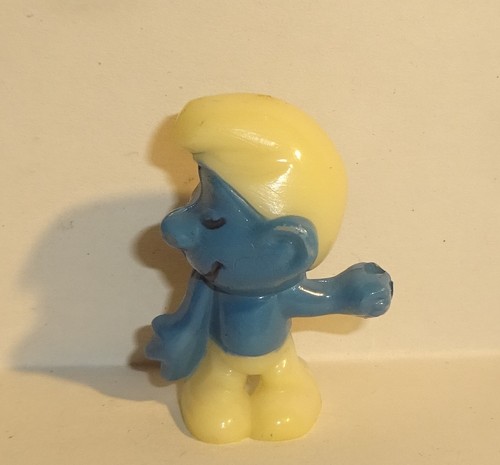 Schüchterner schlumpf - schÜchterner,