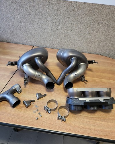 Akrapovic ferrari 458 - ferrari, italia