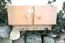 Altes antikes Badschränkchen - Hängeschrank -mit Handtuchhaken Gardrobe Vintage