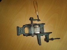 Antiker Bohnenschneider, Küchengerät, Gusseisen, Tischbefestigung   