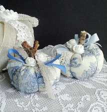 2 Kürbiss aus Stoff,Stoffrosen handgemacht,Toile de Jouy ,französisches Landhaus