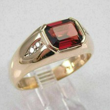 3,20 Kt Rot Smaragd Diamant