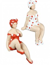 Gilde Kantensitzerfigur, Badenixe Becky, gepunktet,  rot, weiß, 2 Figuren, Kunst