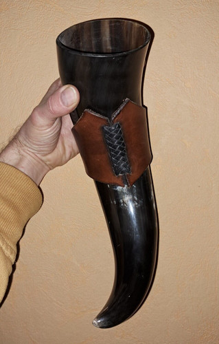 Trinkhorn mit halter aus - aus, leder