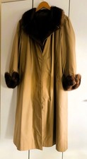  Schöner Mantel mit herausnehmbarem Pelzfutter -  Kragen  aus Nerz  Gr. 38