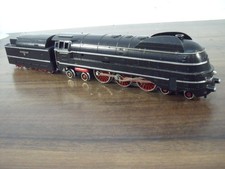 MÄRKLIN SK 800 -001 (3007) Stromlinien-Dampflok BR 06 DRG top