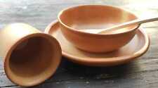 glasiert Geschirr Set Tonbecher Teller Suppenschale Holzlöffel Ton Mittelalter