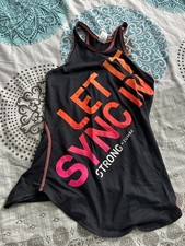 Strong by Zumba - 6 Teile im Set - Größe S (1 Teil  in XS) - Tops / BHs