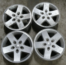 Satz Alufelgen 4 Stück 17x7,5J Jeep Wrangler III 3 JK 2007-2018 1AH78TRMAC