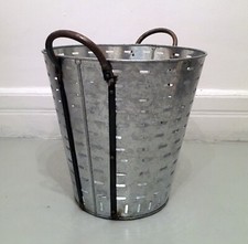 Eimer, Metallkorb, Olivenkrob