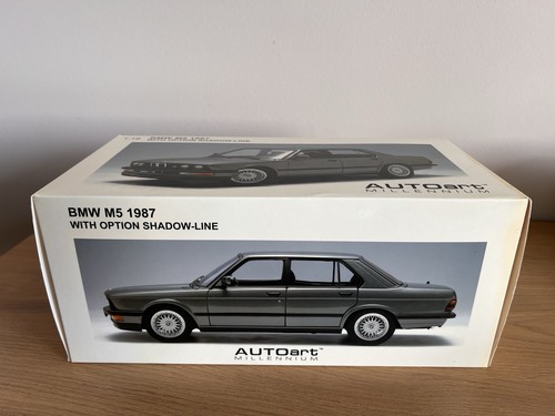 Autoart bmw e28 1987 - 1:18,