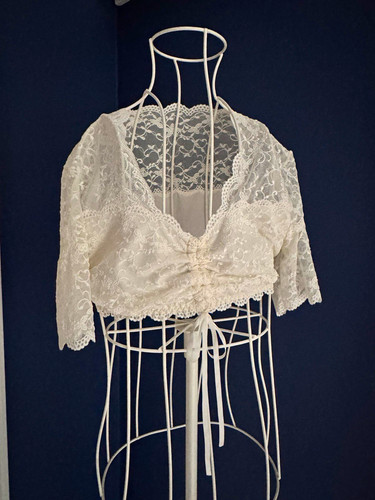Nina von dirndlbluse aus - c.,