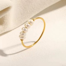 Zarter Perlenring aus