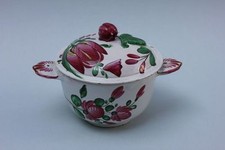 Kleines Deckelgefäß mit