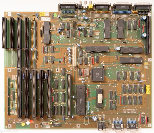 Commodore amiga 2000 - commodore,