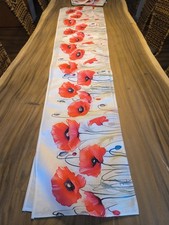 5 mal Tischläufer rot