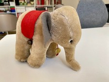 Hermann Teddy Vintage Elefant mit roter Decke Höhe 13 cm, um 1960